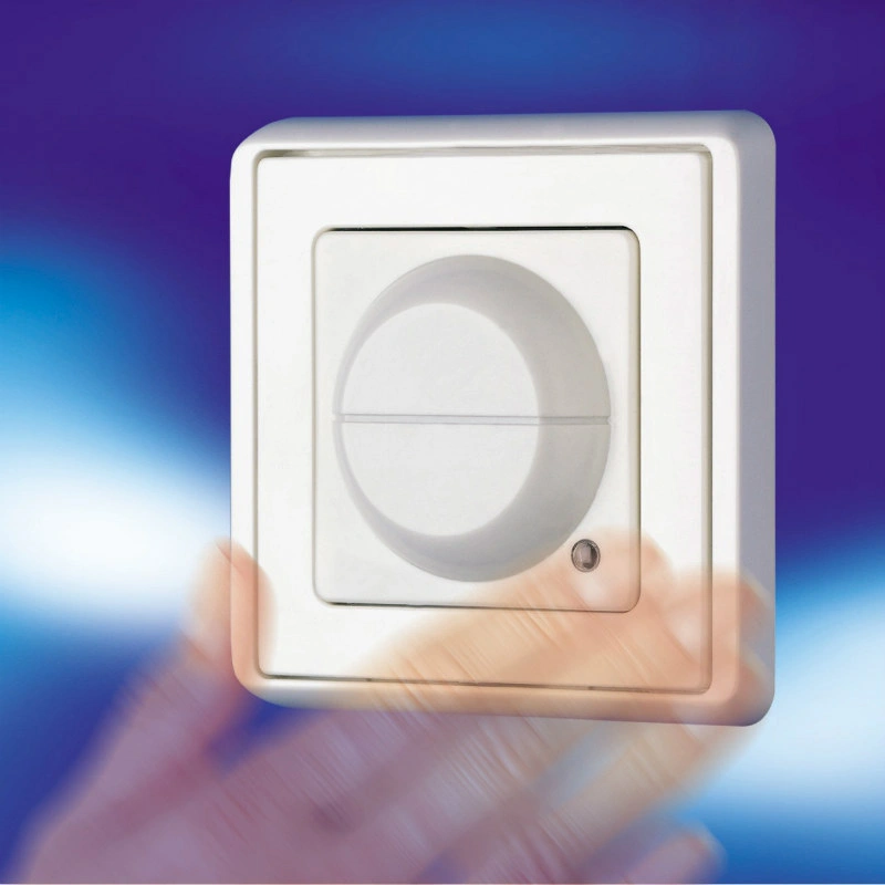 Włącznik sensorowy z czujnikiem pola induk­cyjnego, tzw. zbliżeniowy NF 50 UP